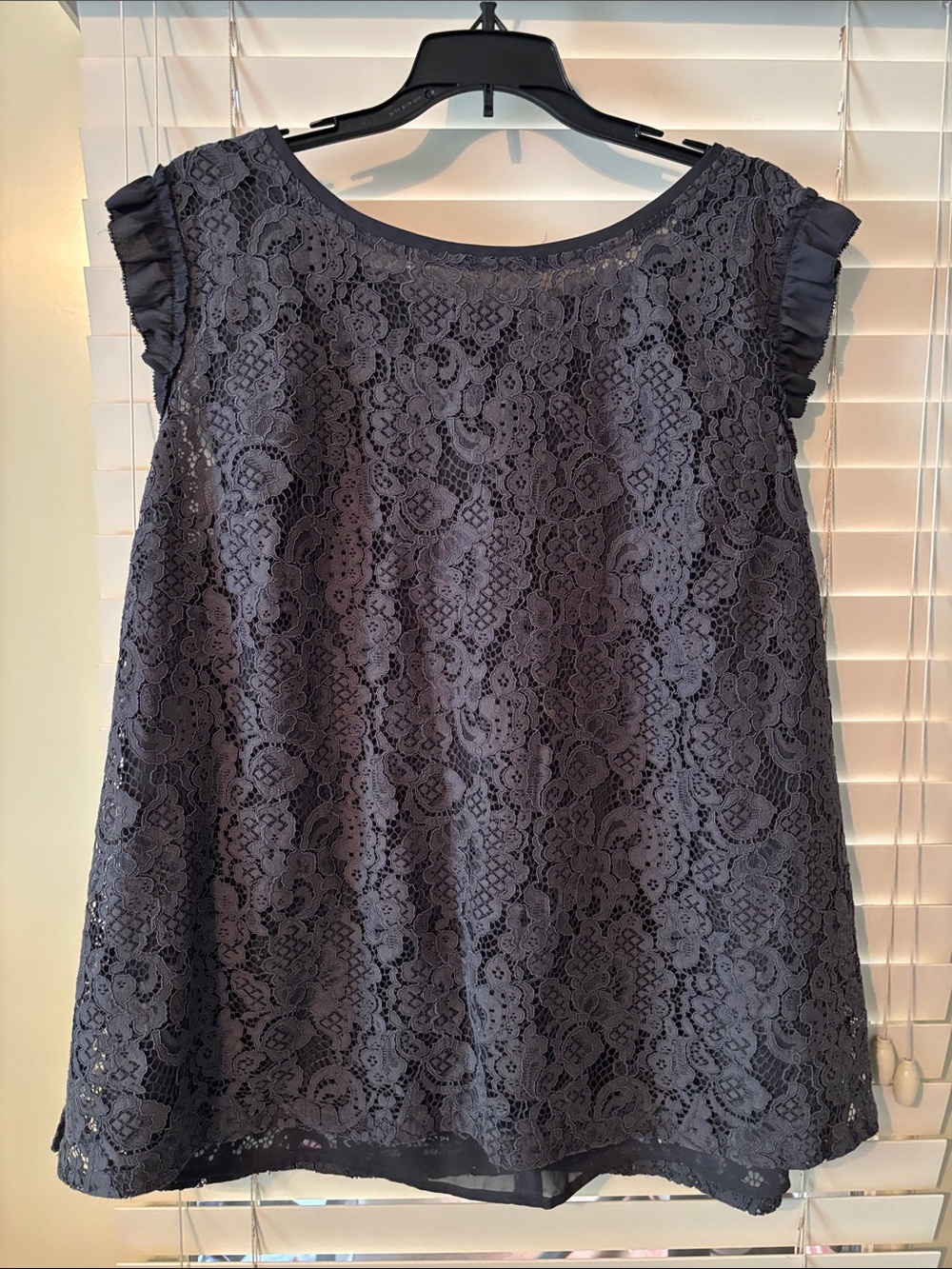 Loft SZ 18. Lace Ruffle Sleeve Women's Top - Charcoal